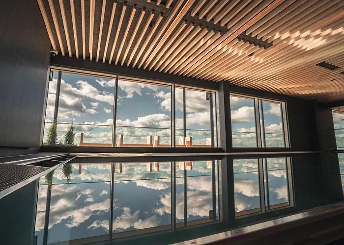 فندق Valo & Work 4*